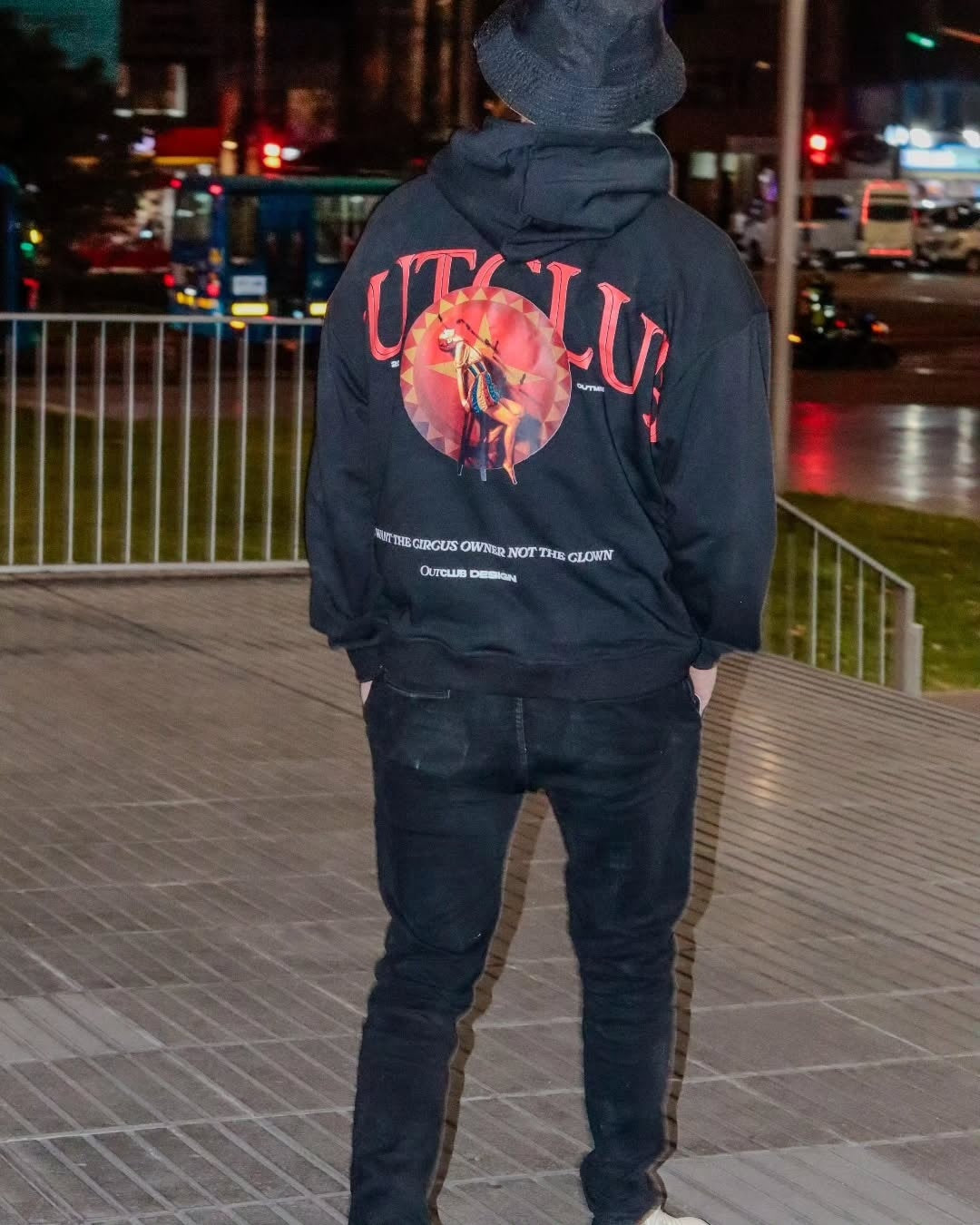 HOODIE NEGRO CIRCUS